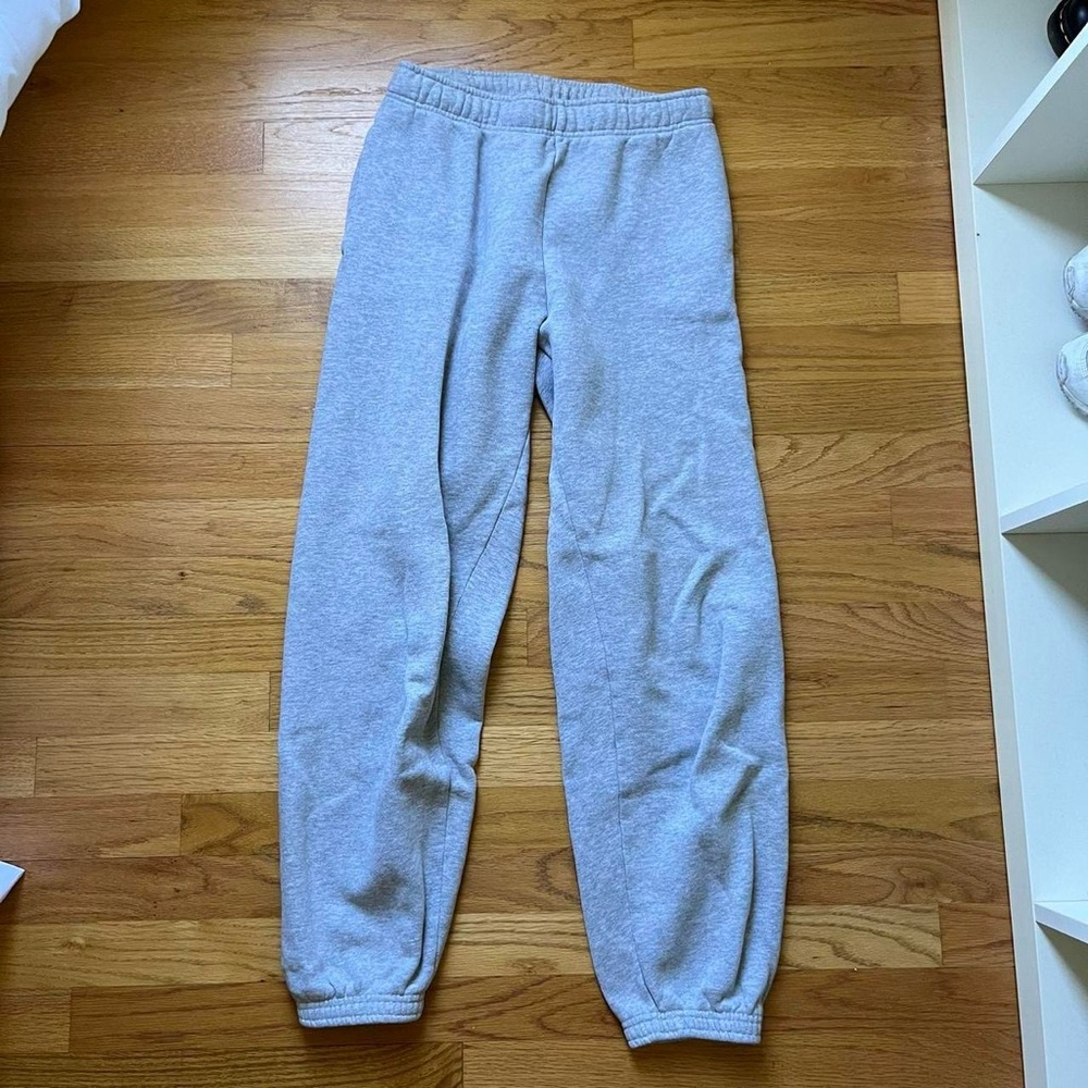 aritzia tna heather grey sweatpants